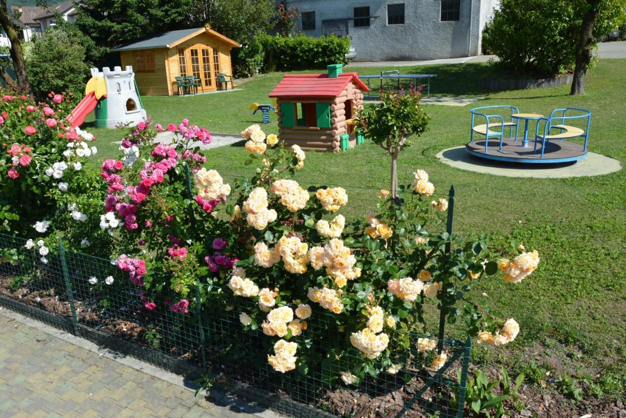 Residence Girasole Casa Gialla 科利科 外观 照片