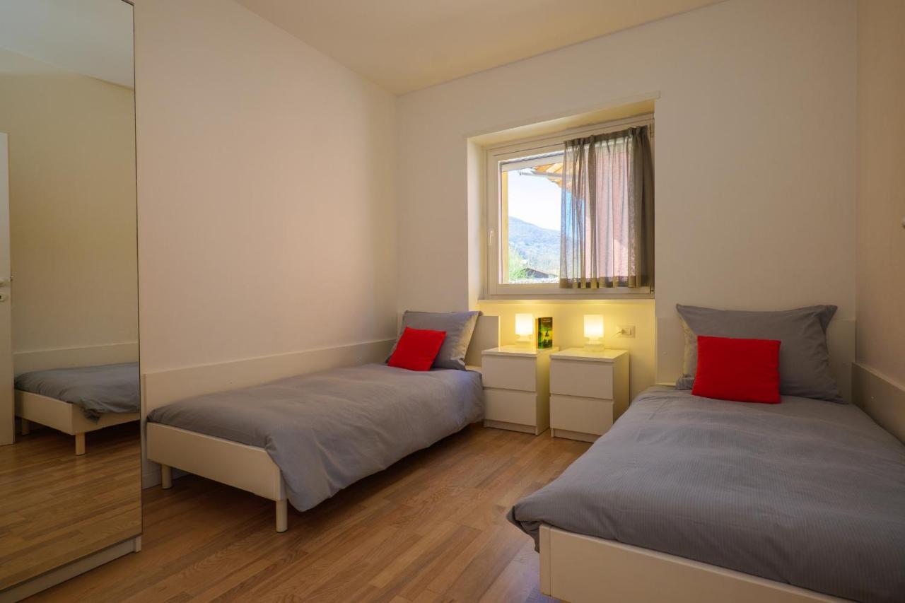 Residence Girasole Casa Gialla 科利科 外观 照片