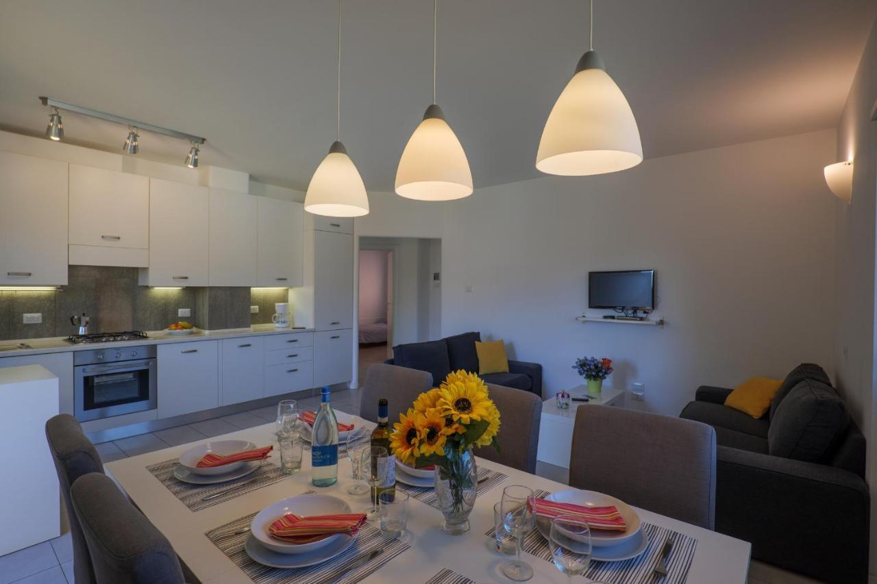 Residence Girasole Casa Gialla 科利科 外观 照片